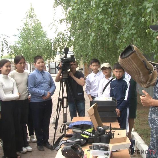 Павлодар мектептерінің оқушылары үшін полиция бөлімшелеріне экскурсия ұйымдастырылды