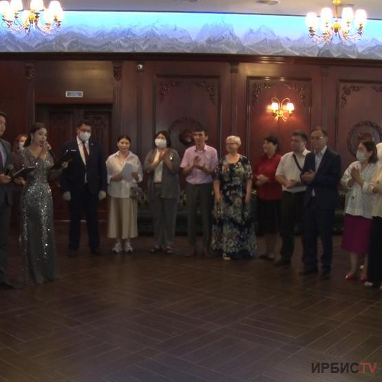 Павлодар қаласының әкімі БАҚ өкілдерін құттықтады