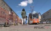 Трамвайды күтіп көліктің астында қалу қауіпі зор: Павлодар тұрғындары аялдамаларға шағымдануда